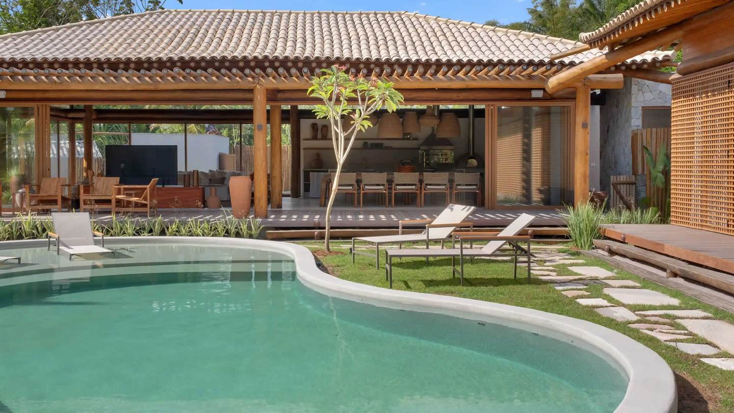 Casa de praia com piscina na orla do litoral sul de São Paulo, região de Peruíbe