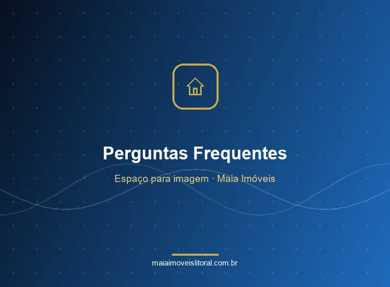 Corretor da Maia Imóveis Litoral atendendo cliente em Peruíbe